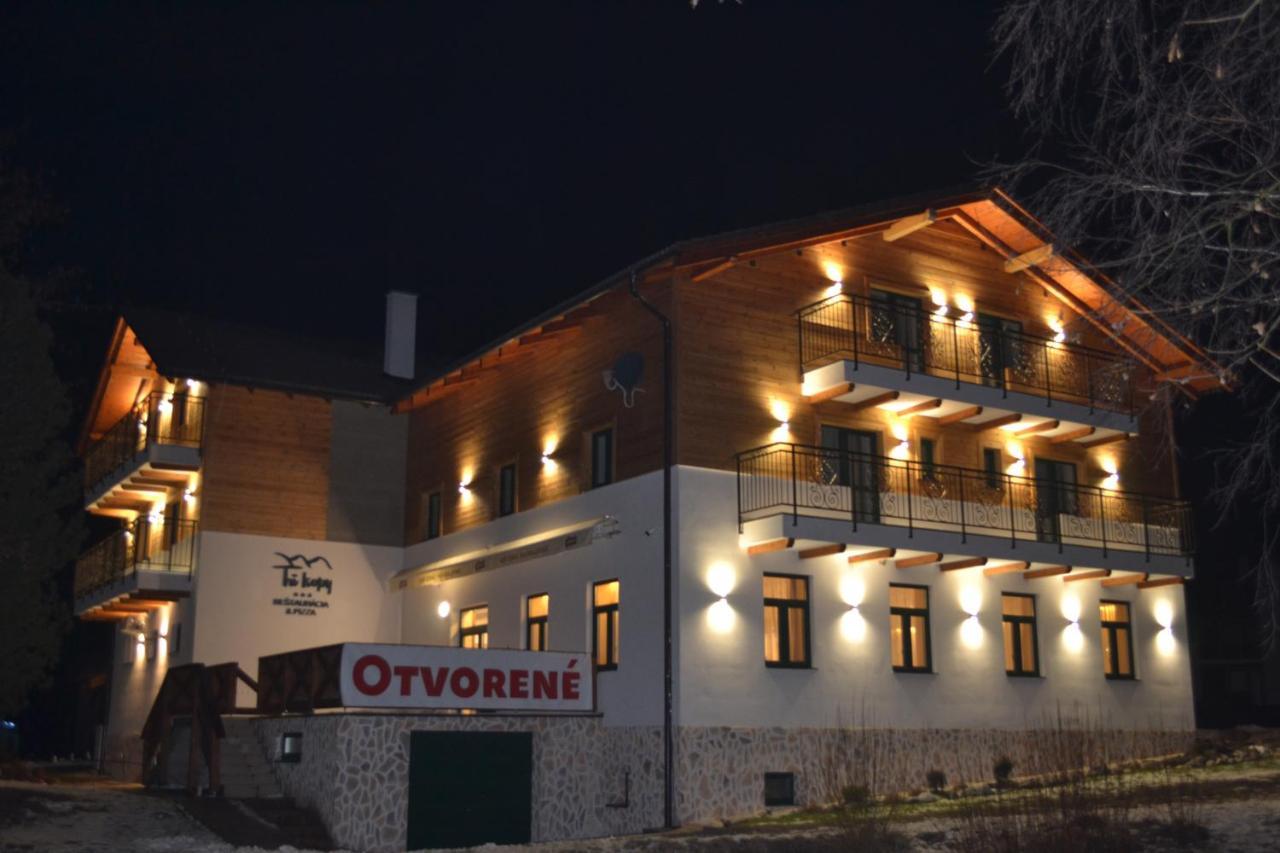 Tri Kopy*** - Penzion, Restauracia A Pizza Smrečany Esterno foto