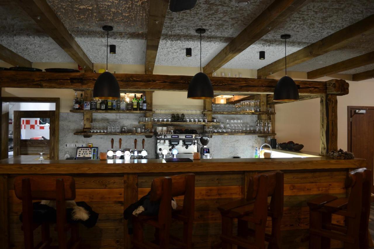 Tri Kopy*** - Penzion, Restauracia A Pizza Smrečany Esterno foto